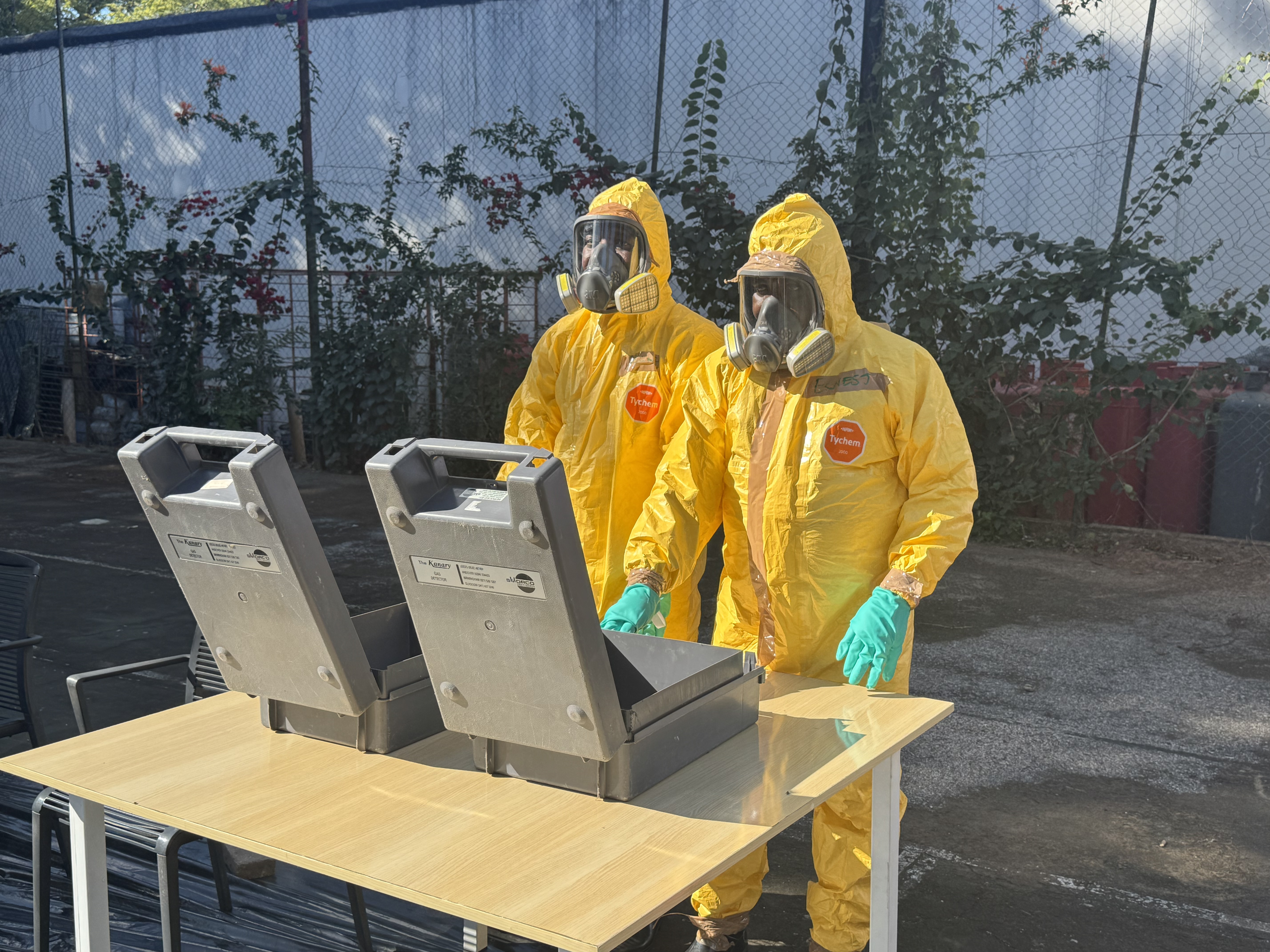 22 biosecurity professionals from 11 East and Central African countries faced a scenario training together as part of the Regional Field Training Exercise (FTX ECA 26) organised jointly by Projects 106 and 99 of the EU CBRN CoE.