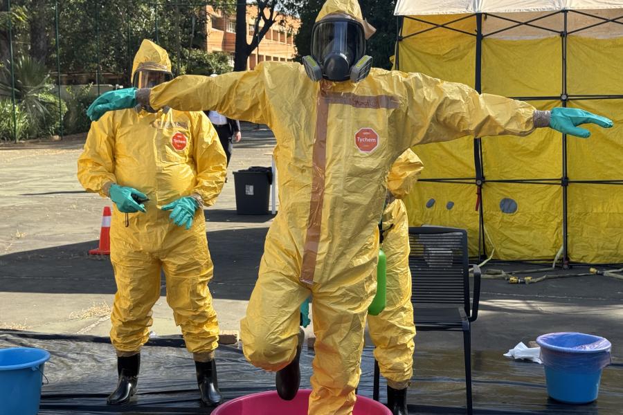 22 biosecurity professionals from 11 East and Central African countries faced a scenario training together as part of the Regional Field Training Exercise (FTX ECA 26) organised jointly by Projects 106 and 99 of the EU CBRN CoE.